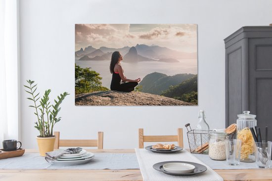 Une femme faisant du yoga dans la nature toile 140x90 cm - Tirage photo sur toile (Décoration murale salon / chambre)