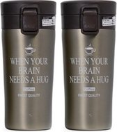 2x stuks thermosbekers/warmhoudbekers when your brain needs a hug titanium 380 ml - Thermo koffie/thee isoleerbekers dubbelwandig