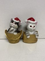 Kerstbeeldjes katten/poezen in tas - Set van 2 stuks - Gouden tas - 7.5x5.5x10.5 cm - Kerstdecoratie