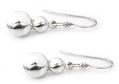 Zilveren oorbellen met ronde hangertjes