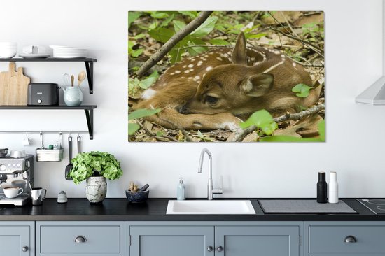 Canvas schilderij 140x90 cm - Wanddecoratie Hert - Struiken - Slapen - Muurdecoratie woonkamer - Slaapkamer decoratie - Kamer accessoires - Schilderijen op canvas