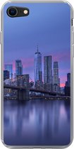 Geschikt voor iPhone SE 2020 hoesje - New York - Water - Brug - Siliconen Telefoonhoesje