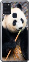 Geschikt voor Samsung Galaxy A21s hoesje - Reuzepanda - Bamboe - Bladeren - Siliconen Telefoonhoesje