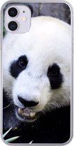 Geschikt voor iPhone 11 hoesje - Panda - Dier - Bladeren - Siliconen Telefoonhoesje
