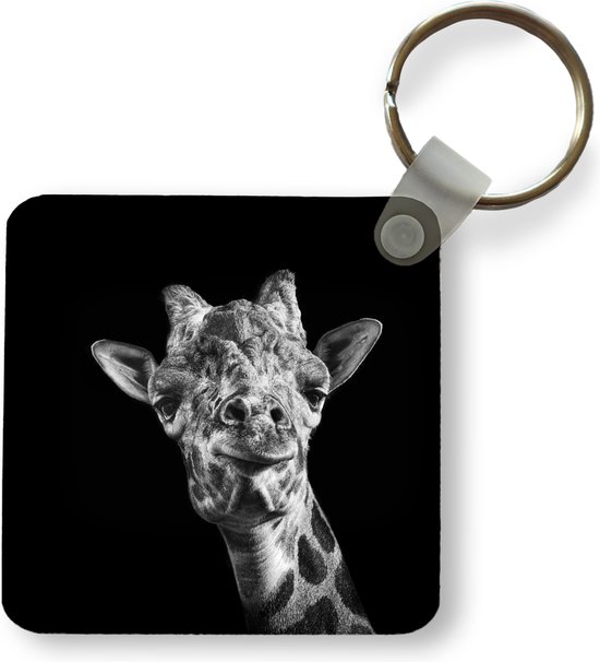 Sleutelhanger - Uitdeelcadeautjes - Giraffe tegen zwarte achtergrond in zwart-wit - Plastic