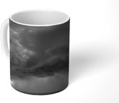 Mok - Donkere wolken in het Amerikaanse Colorado - zwart wit - 350 ML - Beker