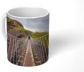 Mok - Vervaarlijke touwbrug in Ierland - 350 ML - Beker