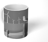 Mok - Windmolens in de zee op een kleurrijke tekening met een meeuw - zwart wit - 350 ML - Beker