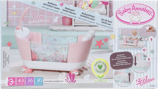 Verpakking van een roze Baby Annabell badje met accessoires. Het badje heeft witte schaapjesvoetjes en een transparante badrand.