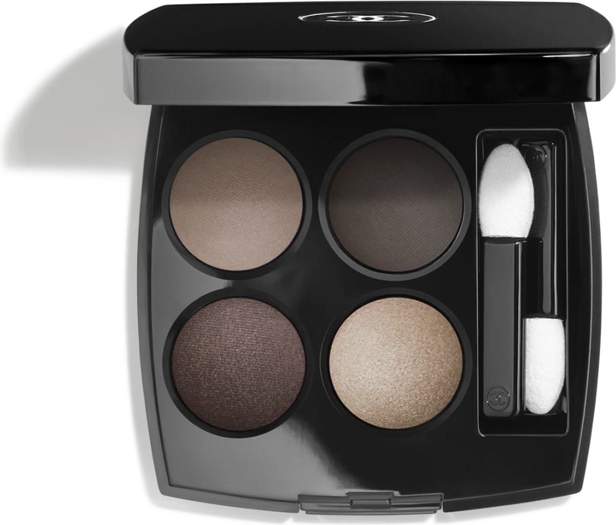 CHANEL LES 4 OMBRES 322 ブラーリー グレイ CHANEL Les 4 Ombres oogschaduw 322 Blurry Grey 2 g Mat, Metallic