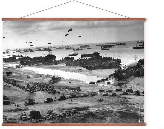 Poster In Posterhanger - Operation Overlord - 50x70 cm - Tweede Wereldoorlog - Kader Hout - Ophangsysteem - D-Day