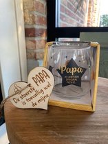 Water - wijnglas ster met de tekst Papa je hebt een speciaal plekje inclusief houten hartje - vaderdag - cadeau - verjaardag - leuke tekst