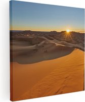 Artaza Canvas Schilderij Woestijn in de Sahara met een Opkomende Zon - 80x80 - Groot - Foto Op Canvas - Canvas Print