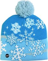 Kerstmuts | Lichtblauw | Sneeuwvlokken | LED verlichting | Kerst Beanie voor Volwassenen en Kinderen | Beanie met kerstverlichting | Oh Deer | Kerstmis | Feestdagen | Merry Christmas | Kerstcadeau | Kerstaccessoires | Kerstfeest | Let it snow