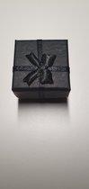 Ringendoos zwart met strikje - trouwring - cadeau - sieradendoos - opbergdoos - box - oorbellen - Geschenkdoos