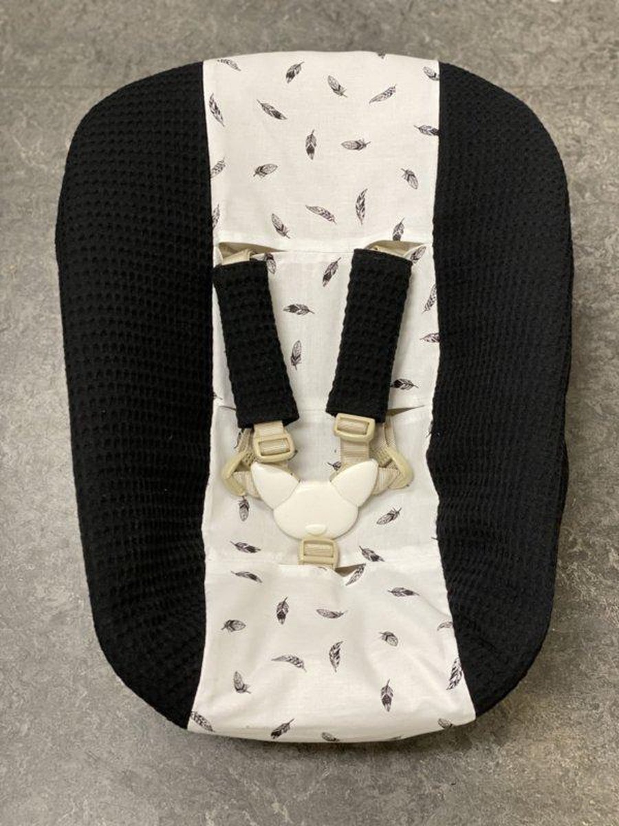 stokke newborn hoes zwart kleine veertjes
