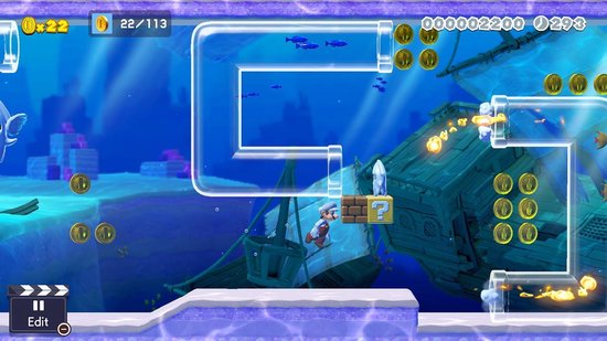 Mario zwemt door een onderwaterwereld met buizen, munten, vissen en een scheepswrak.