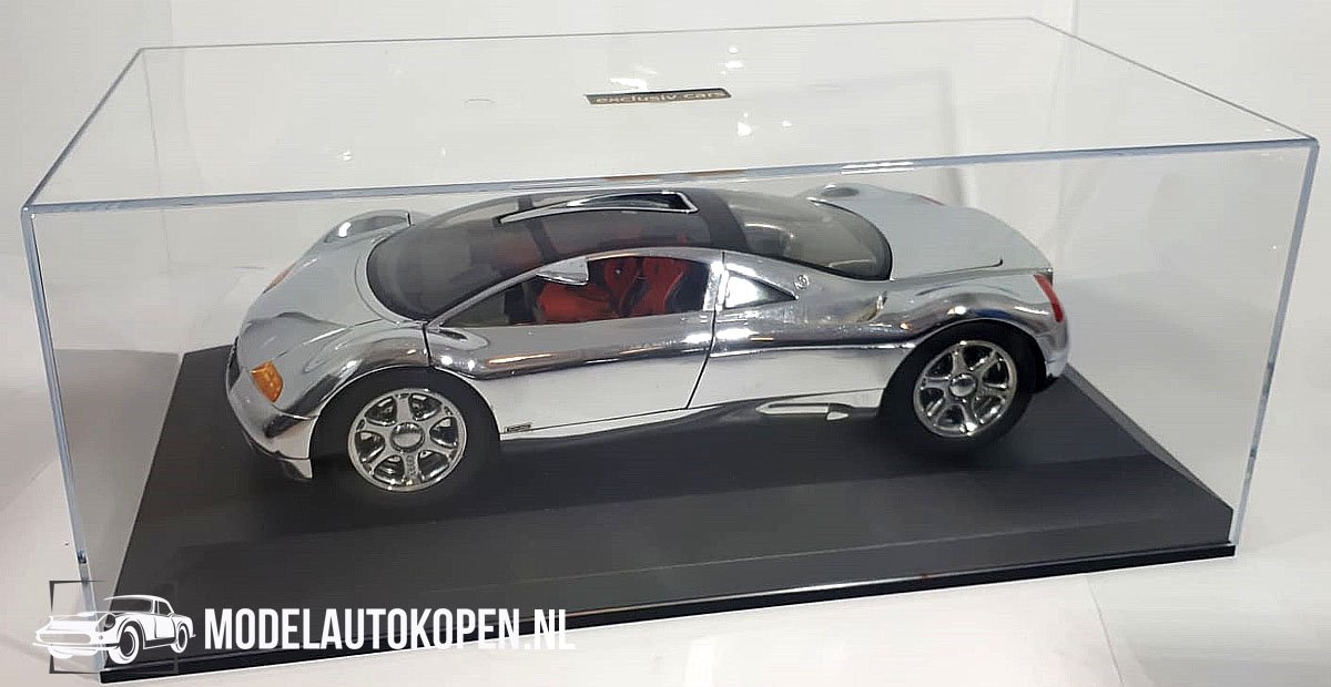 Audi Avus Quattro (Zilver) (25cm) 1:18 Revell + Showcase