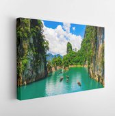 Luchtmening van berg in Ratchaprapha-dam in Surat Thani-provincie, Thailand. Prachtige natuur in Thailand. - Moderne kunst canvas - Horizontaal - 1541044892 - 40*30 Horizontal