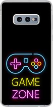 Geschikt voor Samsung Galaxy S10e hoesje - Controller - Game - Neon - Zwart - Quotes - Game zone - Siliconen Telefoonhoesje