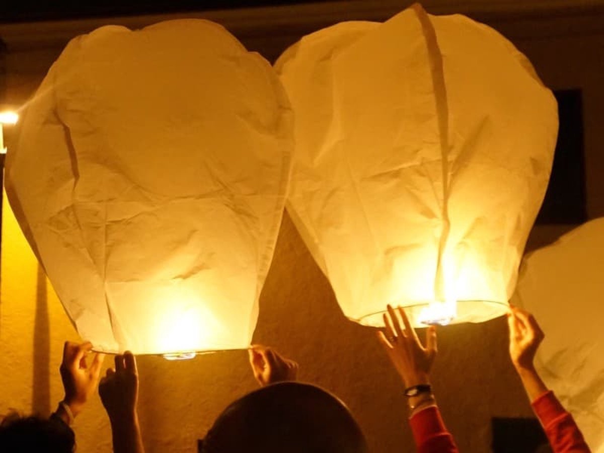 Volanterna® – XXL 2x Witte Wensballon 100 cm – Verbeterde Brander – Biologisch Afbreekbaar – Vliegende Lantaarn – Alternatief voor Vuurwerk — afbeelding 3