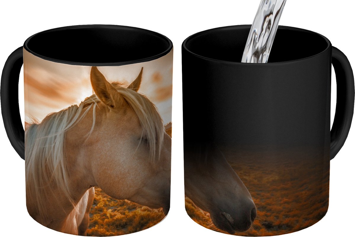 Magische Mok - Foto op Warmte Mokken - Koffiemok - Paard - Zon - Zand - Magic Mok - Beker - 350 ML - Theemok