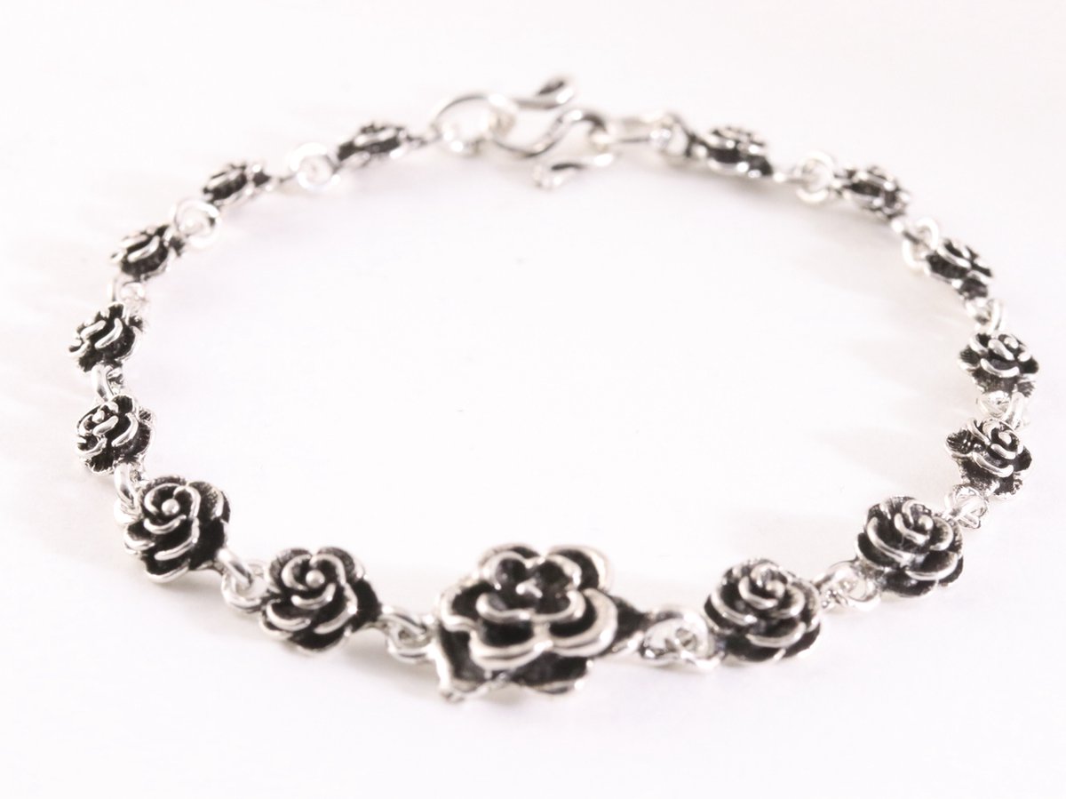 Zilveren armband met roosjes