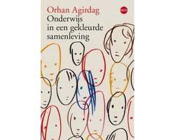 Omslag van Onderwijs in een gekleurde samenleving