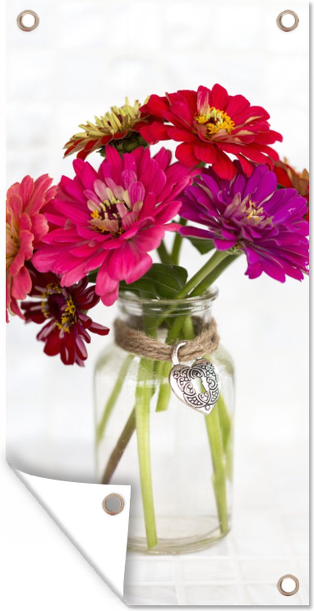 Décoration murale murale d'extérieur Vase rempli de zinnias colorés