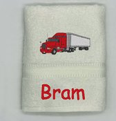 Handdoek met vrachtwagen en naam 50 x 100 cm