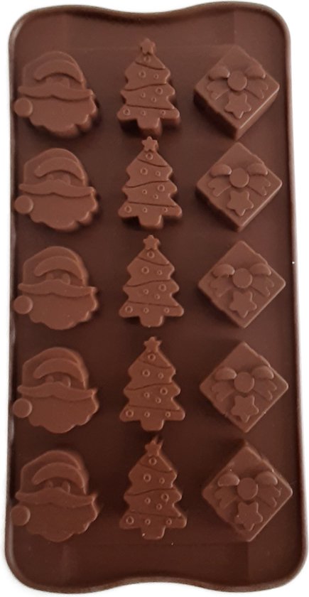 Foto: Kerst feestdagen vorm kerstman pakje kerstboom voor chocolade fondant mousse ijs