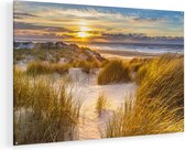 Artaza Glasschilderij - Strand En Duinen Tijdens Zonsondergang - 105x70 - Plexiglas Schilderij - Foto op Glas