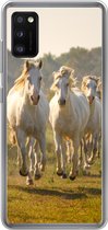Geschikt voor Samsung Galaxy A41 hoesje - Galopperende witte paarden - Siliconen Telefoonhoesje