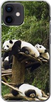 Geschikt voor iPhone 12 hoesje - Panda's - Hout - Trap - Siliconen Telefoonhoesje