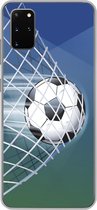 Geschikt voor Samsung Galaxy S20 Plus hoesje - Een illustratie van een voetbal in het net -Jongens - Meisjes - Kinderen - Siliconen Telefoonhoesje