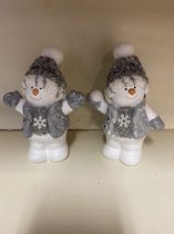 Kerstbeeldjes van keramiek - Set van 2 sneeuwpopjes - 9x5.5x10.3 cm - Zilver - Kerstdecoratie