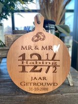 Serveerplank MR en MR  - rond maat 35 cm  - 12 1/2 jaar getrouwd - bruiloft - huwelijk - trouwen