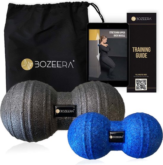 Grijze en blauwe duoball massageballen, een zwarte tas en een tablet met trainingsgids "STRETCHING UPPER BACK MUSCLE".