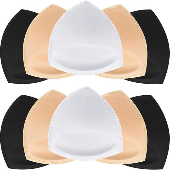 Twee rijen met stapels zwarte, beige en witte driehoekige bh-pads.
