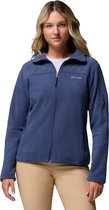 Vrouw in blauw Columbia fleece vest met rits en zakken. Het vest heeft een opstaande kraag en Columbia logo op de borst.