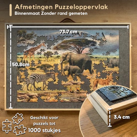 Puzzelbord met een afbeelding van een Afrikaanse savanne met olifanten, giraffen, zebra's en een leeuw. Afmetingen 73.7 x 50.8 cm.