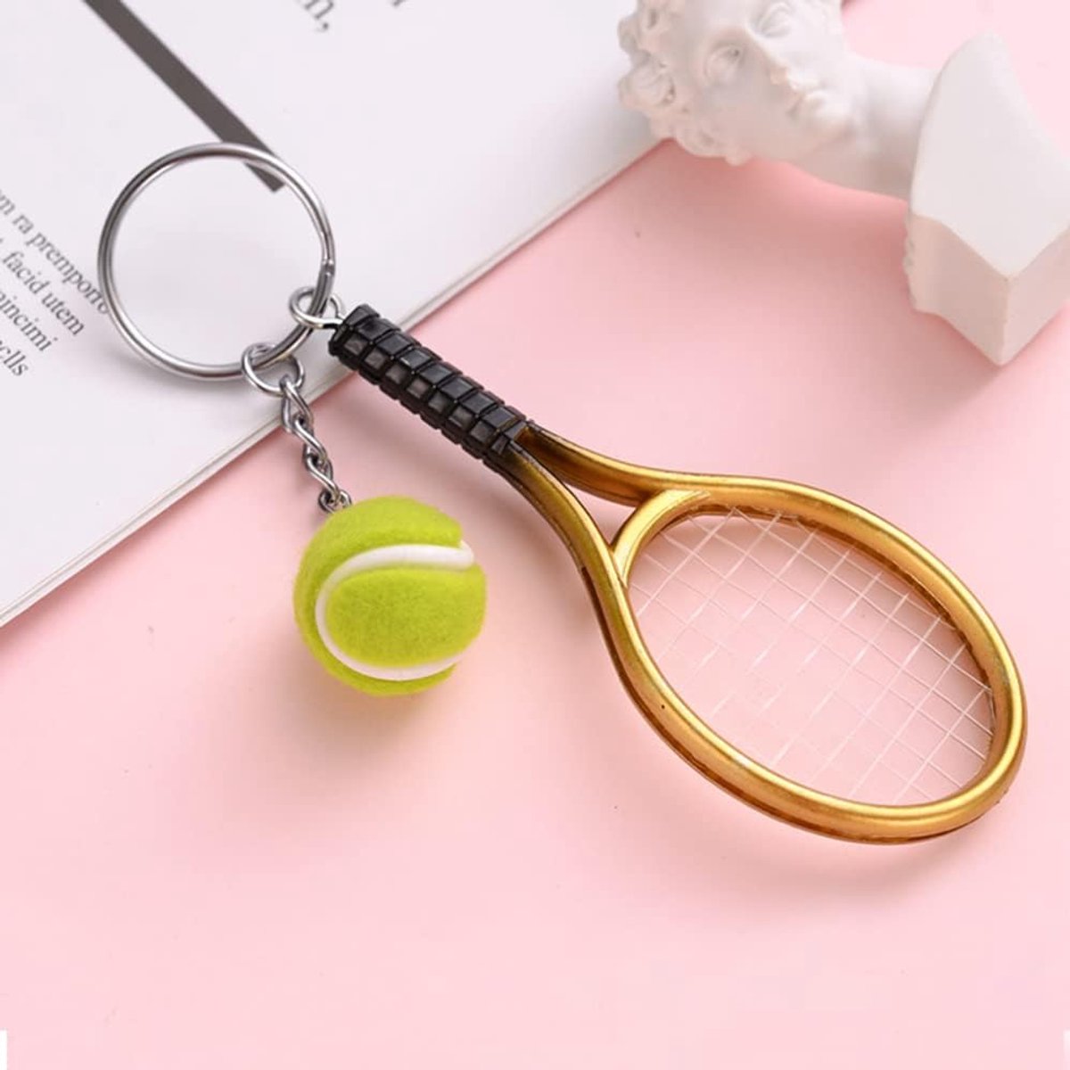 Tennis Racket Sleutelhanger Mini - Metaal - Tennisbal Bedel - Perfect voor Sportliefhebbers - ShopVlot
