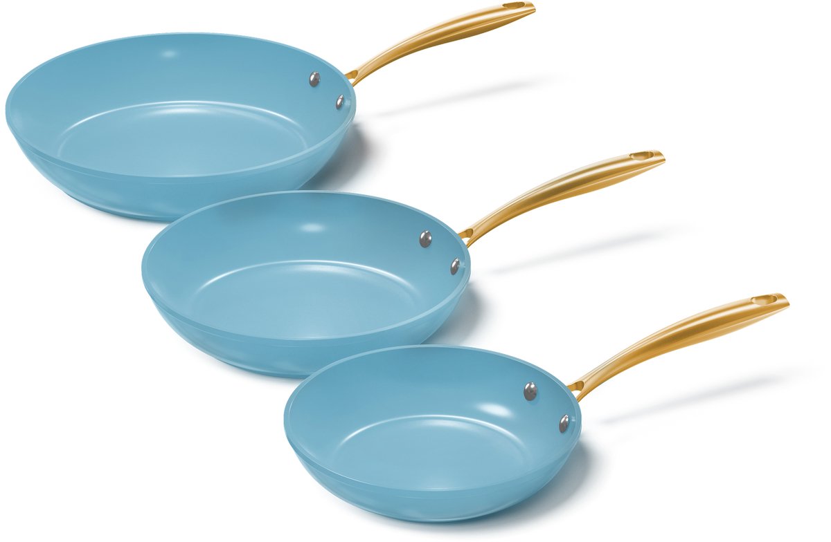 Cook & Pan 3-Delige Koekenpan Pannenset Ocean Blue Ø 24 & 28 cm Blauw met Gouden Handgrepen - PFAS vrij - Alle Warmtebronnen - Koekenpannenset - Krasbestendige Anti Aanbaklaag - Vaatwasserbestendig - Gas, Inductie, Elektrisch, Oven - Koekenpan Set