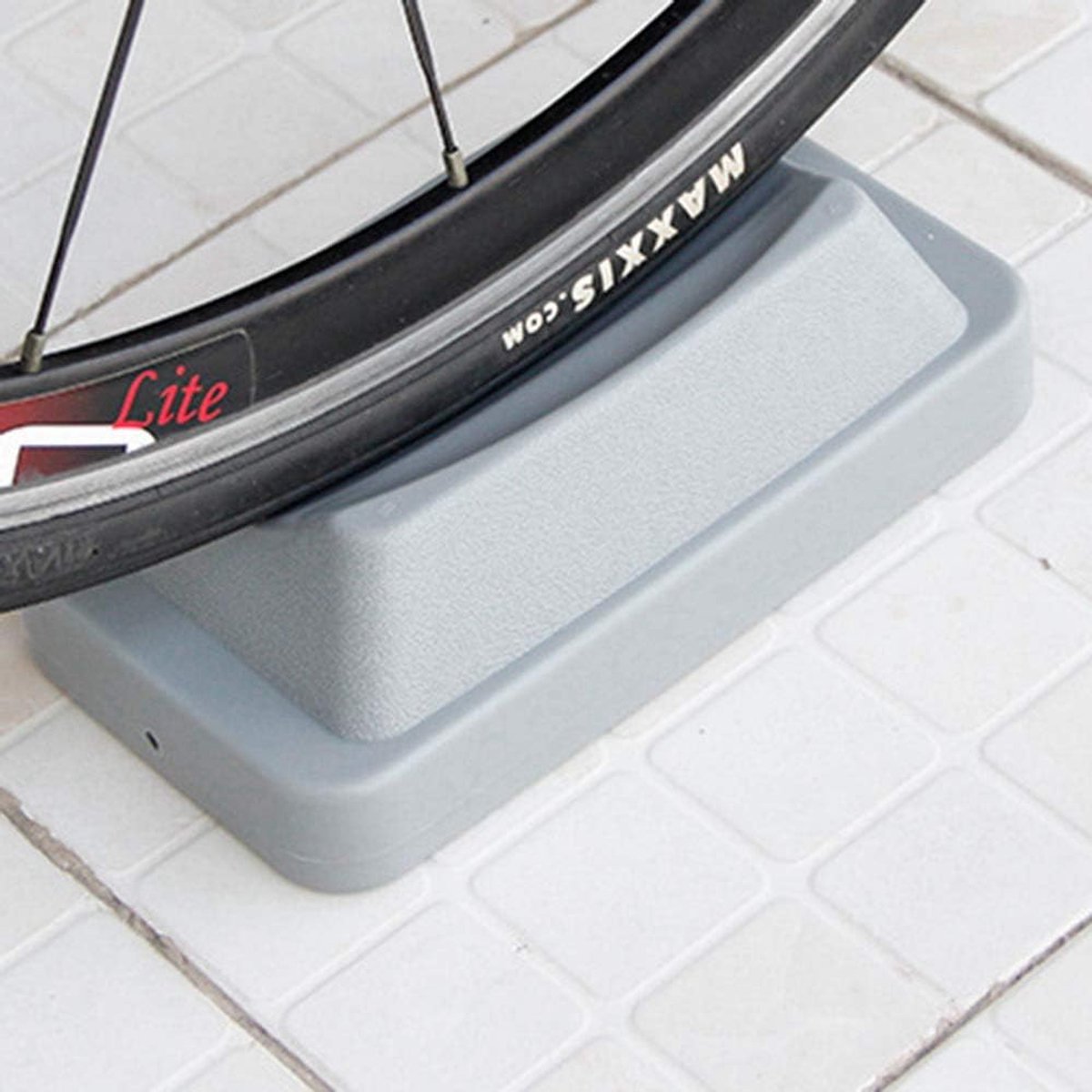 Fietswiel verhoger - Fietstrainer blok - Stabiele training - Vloer bescherming - 22 x 22 x 7 cm - Zwart