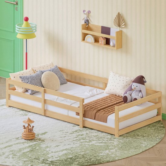 MEUNIQ Montessori kinderbed 90x200 cm met 4-zijdige veiligheidsomranding en lattenbodem, laag vloerbed voor kinderkamer, grenenhout, naturel