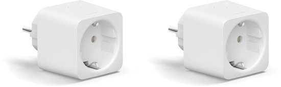 Twee witte Philips Hue smart plugs met type F stekker en stopcontact, aan de voorkant.