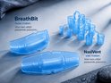Blauwe BreathBit neus en monddilatators in verschillende maten op grijze achtergrond.