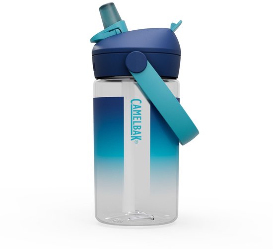 CamelBak waterfles met blauwe en witte ombre kleuring. De fles heeft een donkerblauwe dop met een lichtblauwe rietjeslip en een lichtblauwe draaglus.
