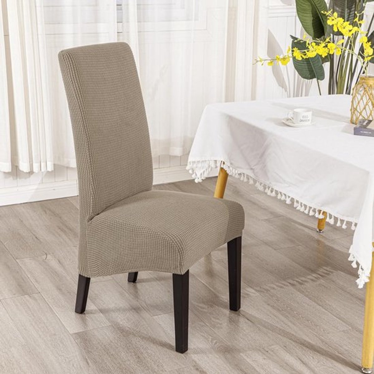 4 Stuks Grote Rekbare Stoelhoezen voor XL Eetkamerstoelen - Wasbare Sandkleurige Hoezen voor Bescherming en Stijl