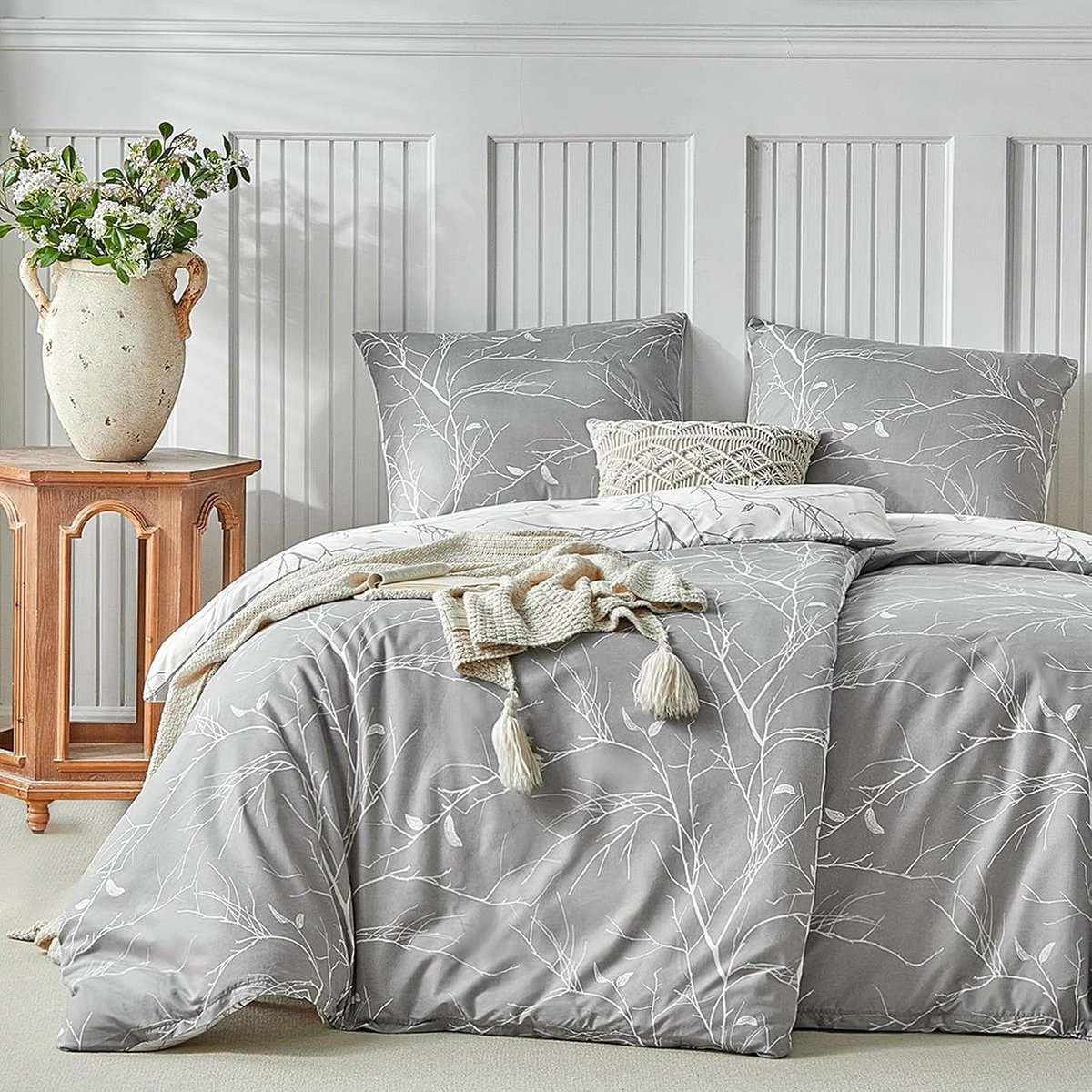 Beddengoed 135 x 200 cm, 4-delig, 2 dekbedovertrekken 135 x 200 cm + 2 kussenslopen 80 x 80 cm, bloemenpatroon, beddengoedset grijs, polyester, microvezel met ritssluiting, takken, grijs/wit